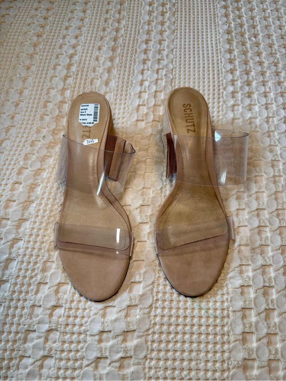 Schutz Victorie Sandal in Honey Beige